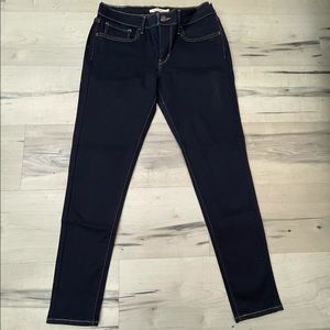 Levi’s Women’s 710 super skinny jeans